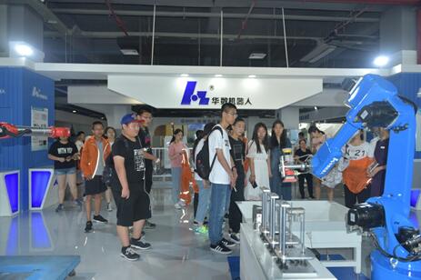 两江机器人展示中心启动工业旅游项目
